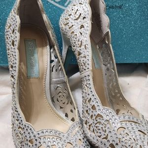 Betsy Johnson Elsa heels